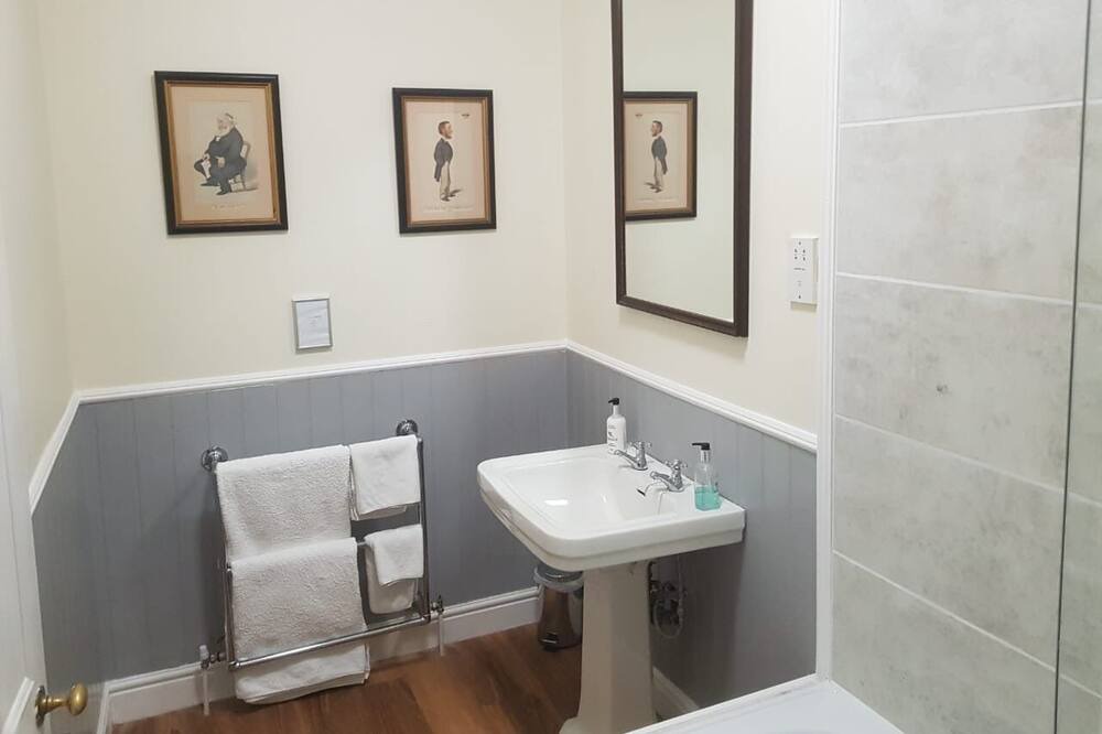 Photo of Bathroom in Oakham