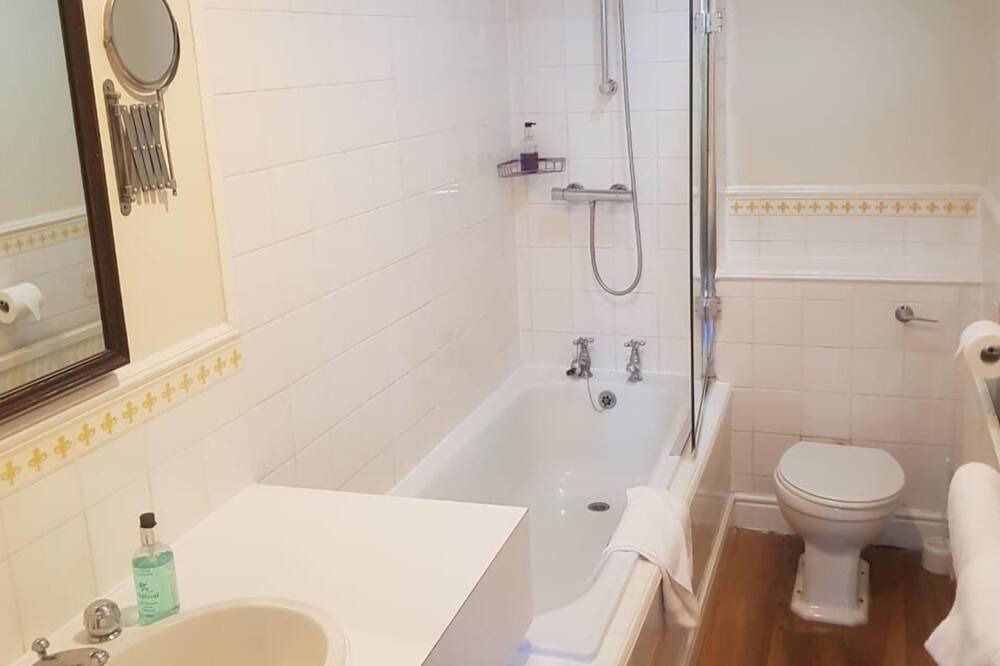 Photo of Bathroom in Oakham