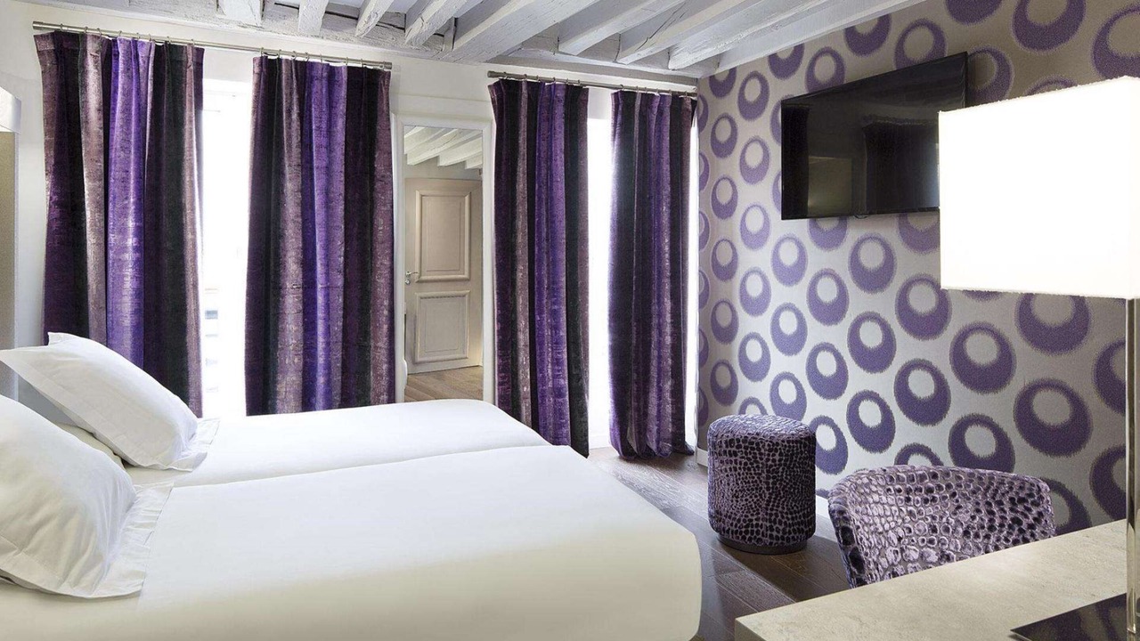 Photo of Bedroom in 3rd Arrondissement