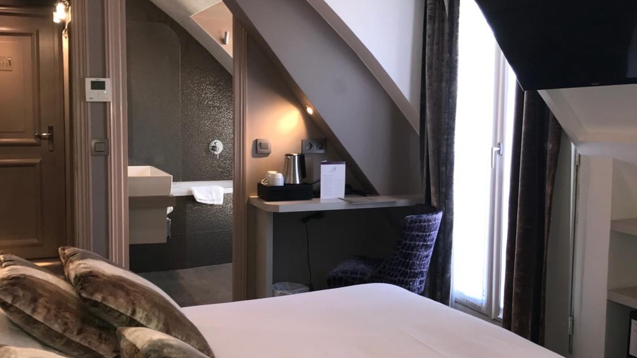 Photo of Bedroom in 3rd Arrondissement