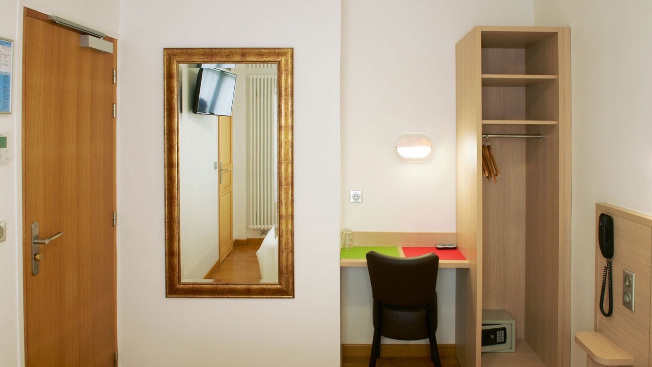 Photo of Bedroom in Batignolles