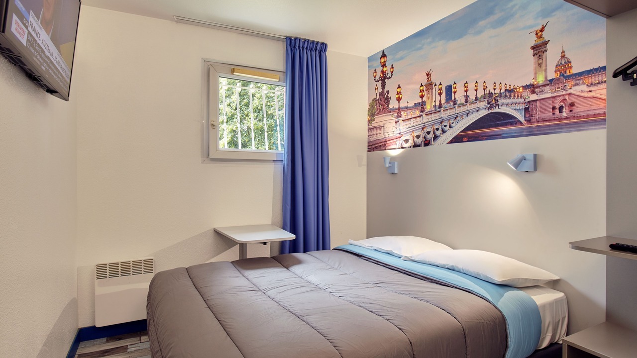 Photo of Bedroom in Les Mureaux