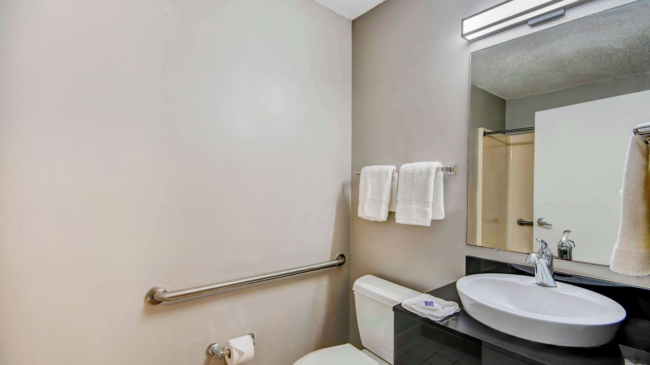 Photo of Bathroom in Ocean Springs
