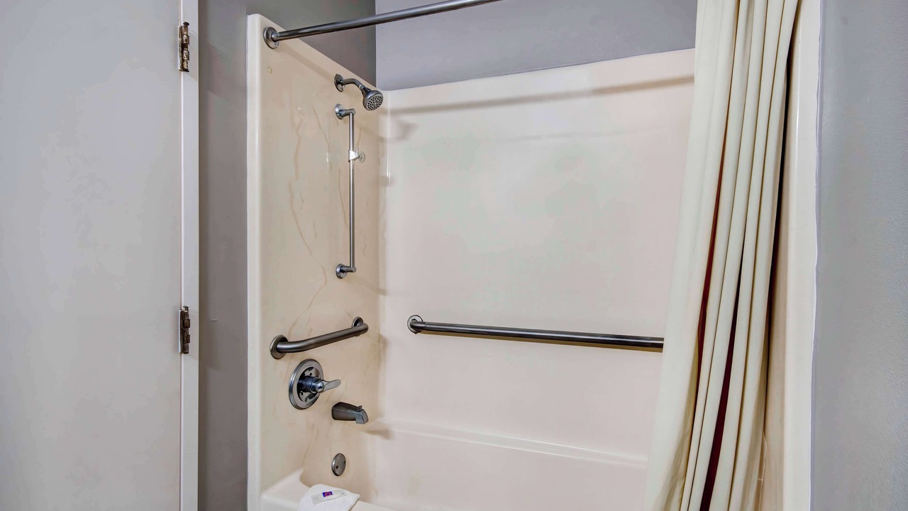Photo of Bathroom in Ocean Springs