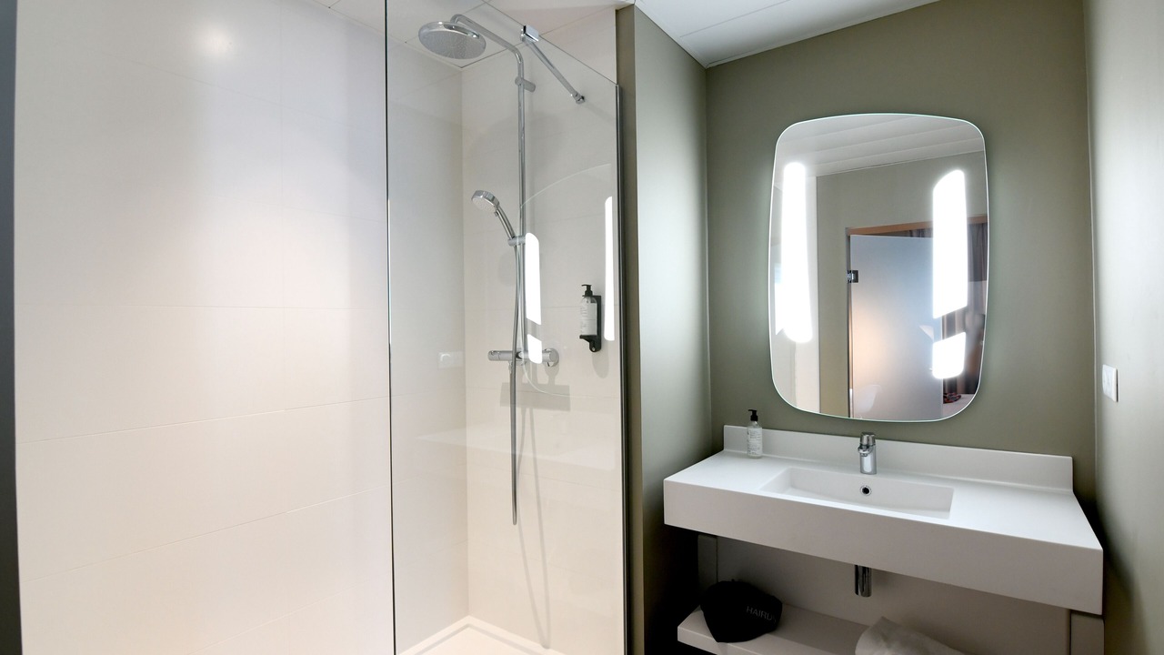 Photo of Bathroom in Saint-Herblain