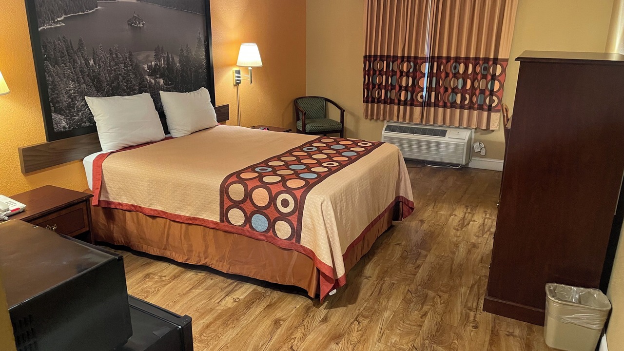 Photo of Bedroom in Dixon