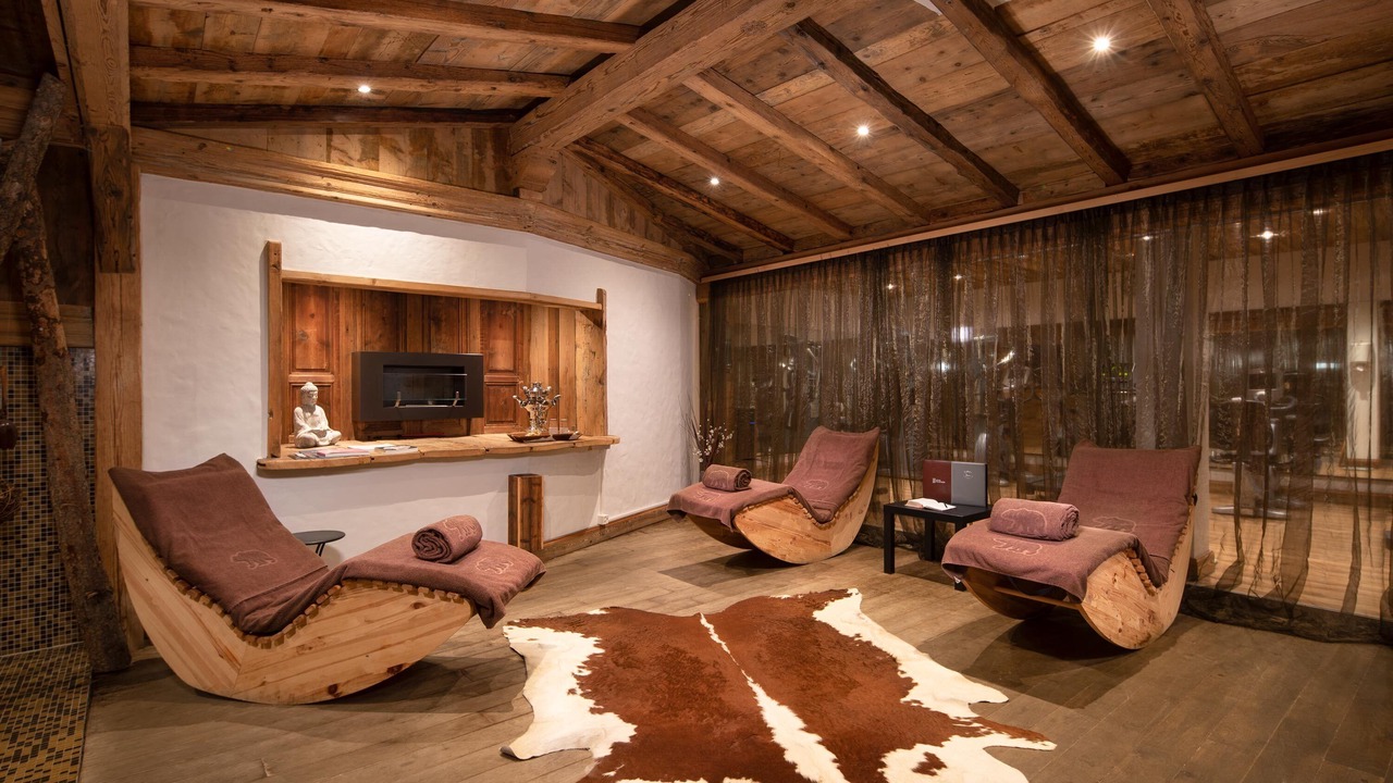 Photo of Bedroom in Lens