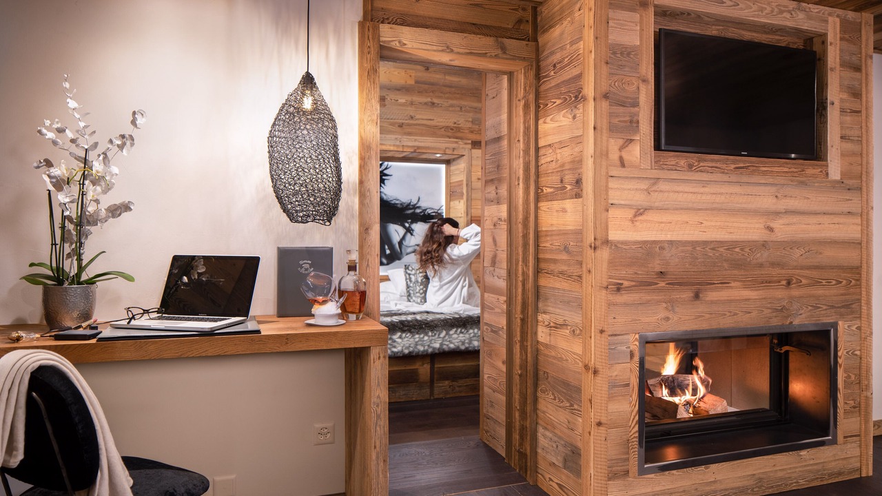 Photo of Bedroom in Lens
