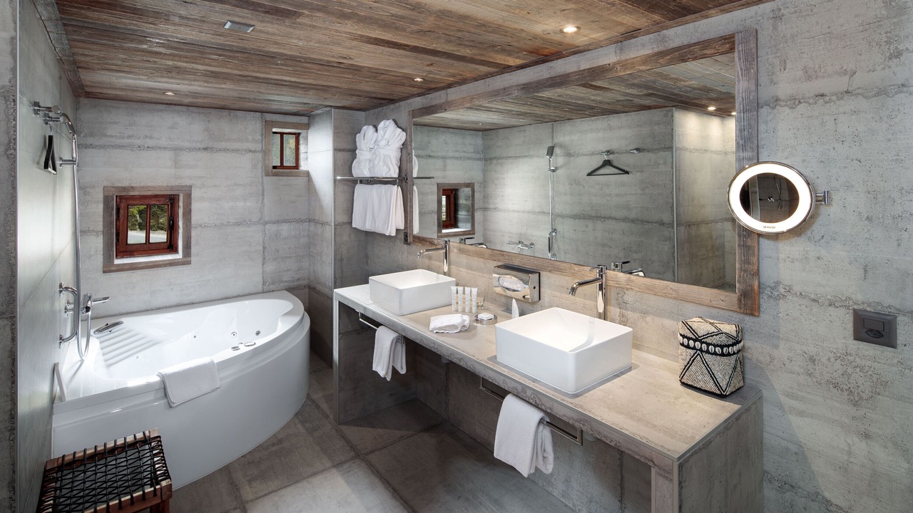 Photo of Bathroom in Lens