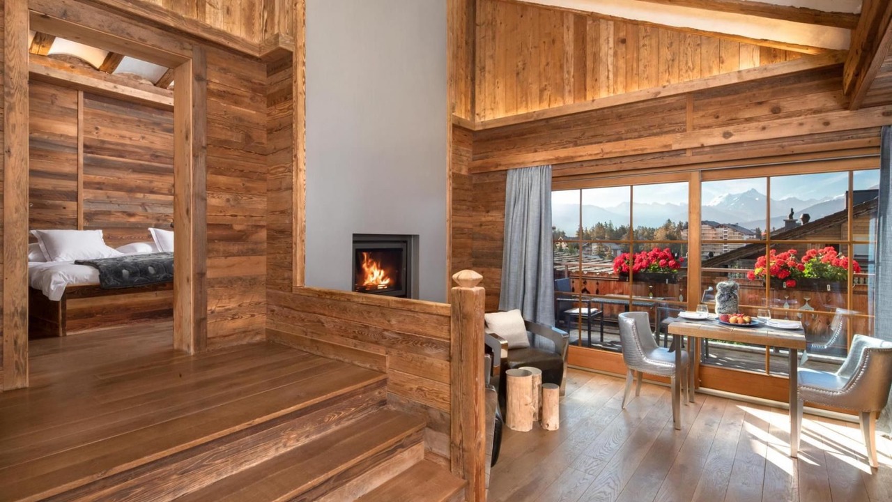 Photo of Bedroom in Lens