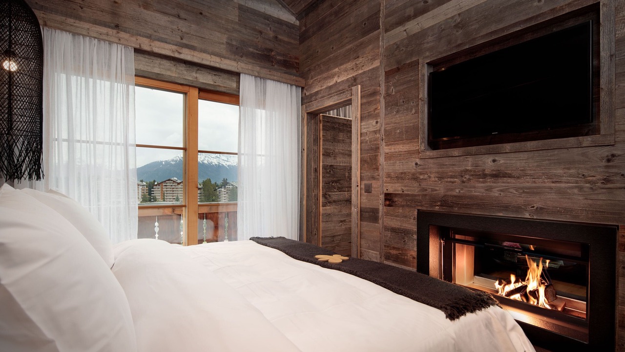 Photo of Bedroom in Lens