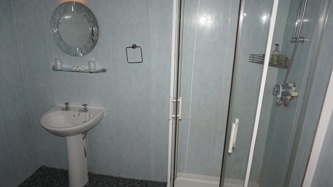 Photo of Others in Headingley