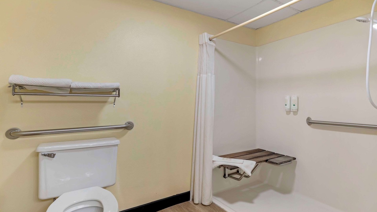 Photo of Bedroom in Indianola