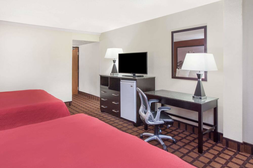 Photo of Bedroom in Rogers Park