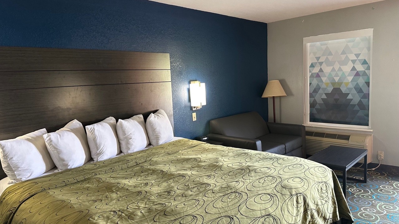 Photo of Bedroom in Warren