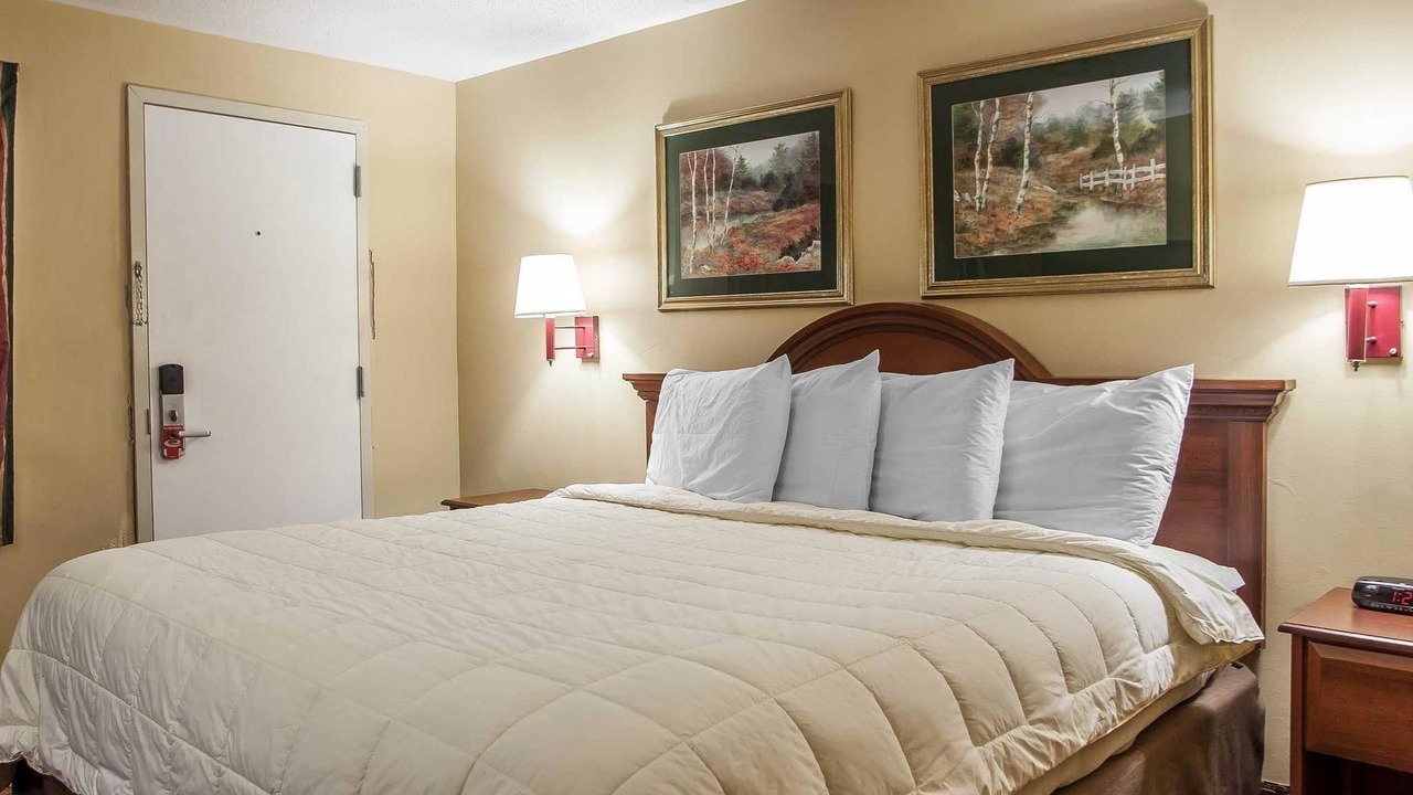 Photo of Bedroom in Newton