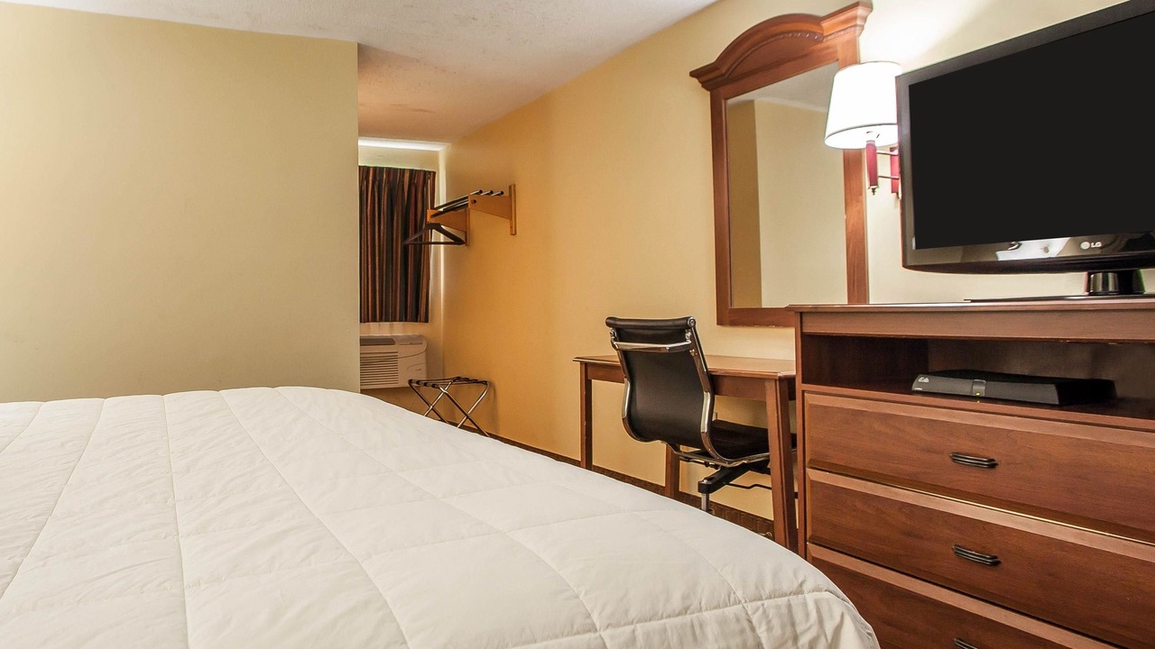 Photo of Bedroom in Newton