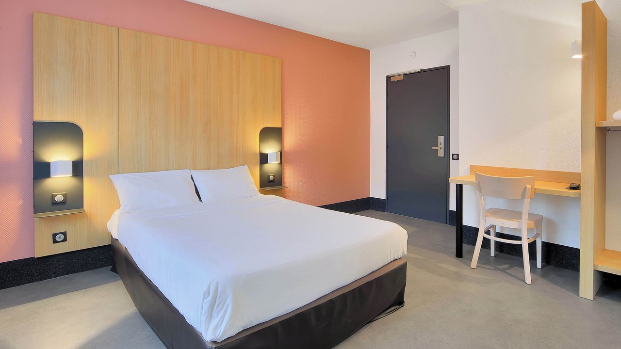 Photo of Bedroom in Friville-Escarbotin