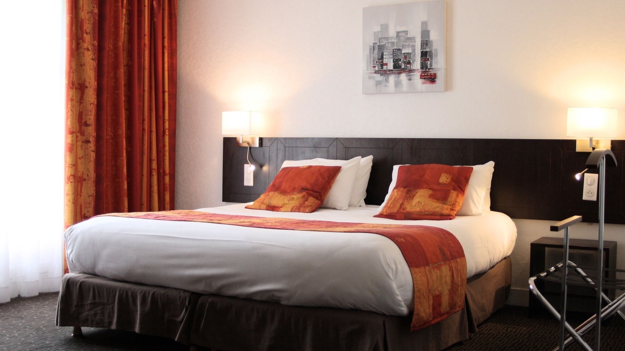 Photo of Bedroom in Saint-Martin-du-Vivier