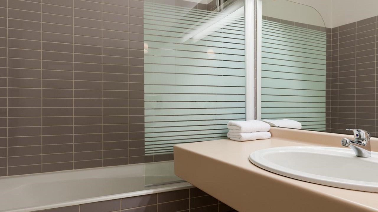 Photo of Bathroom in Saint-Martin-du-Vivier