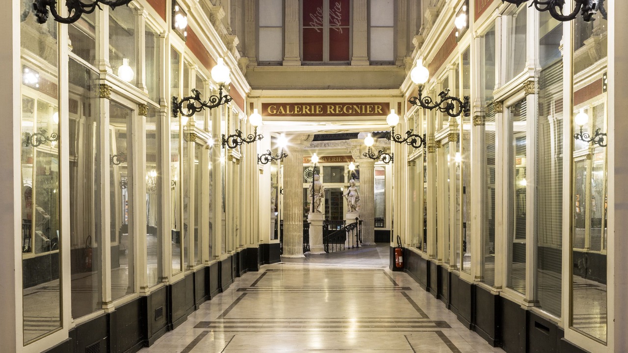 Photo of Others in Graslin - Commerce