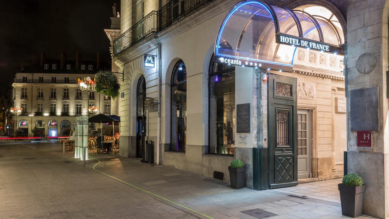 Photo of Buildings in Graslin - Commerce
