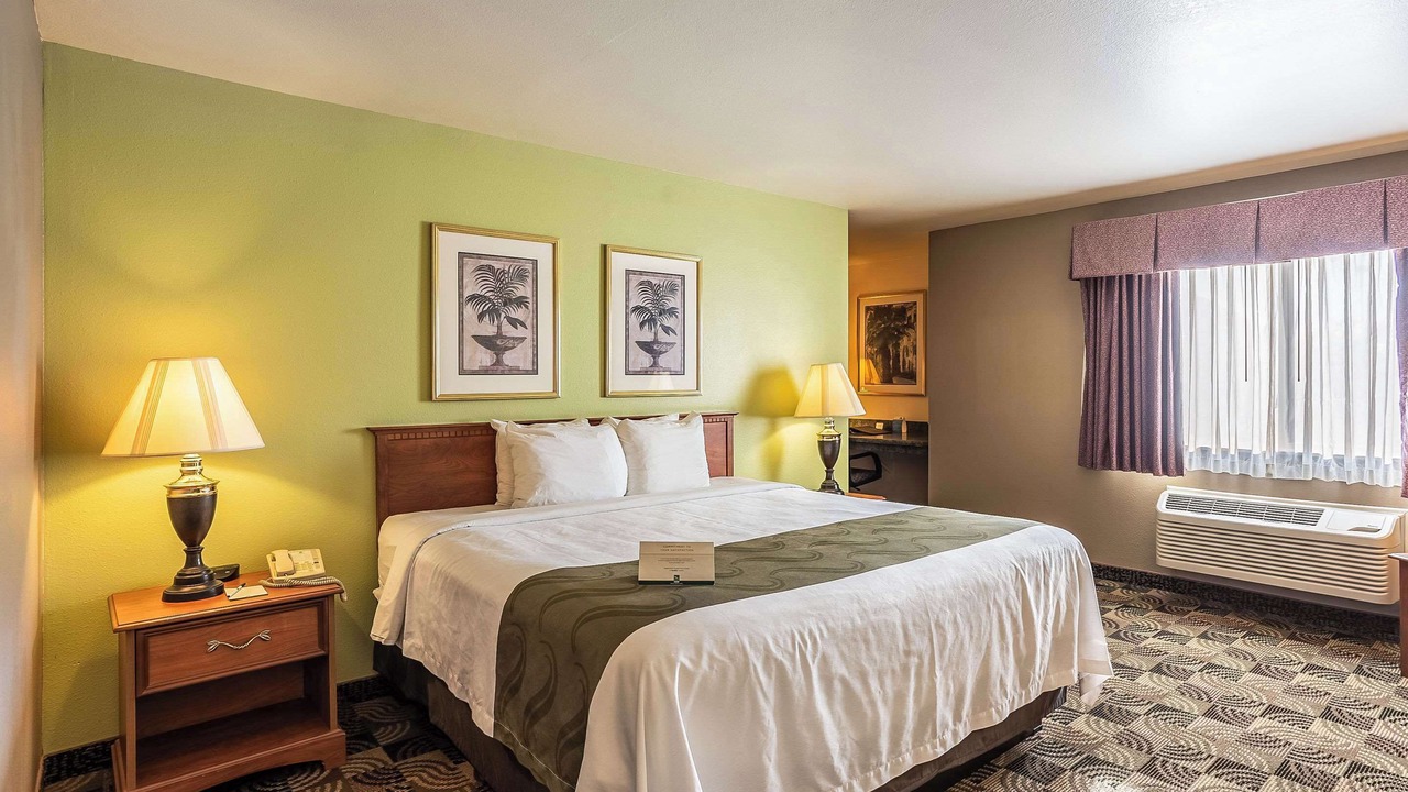 Photo of Bedroom in Hannibal