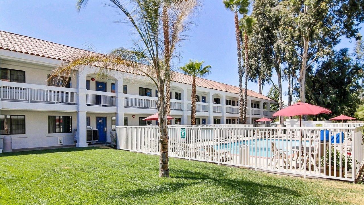 Photo of Patio Balcony in Thousand Oaks