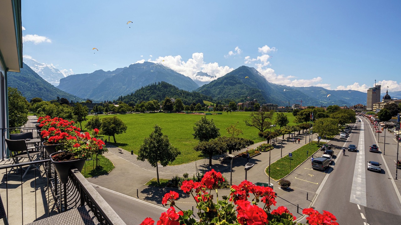 Photo of Others in Central Interlaken
