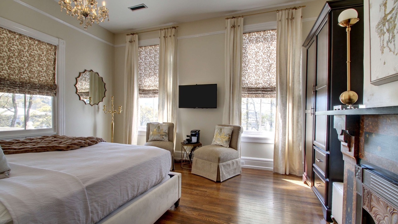 Photo of Livingroom in Anniston