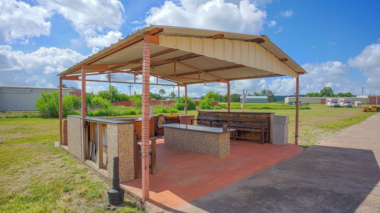 Photo of Outdoor in La Grange