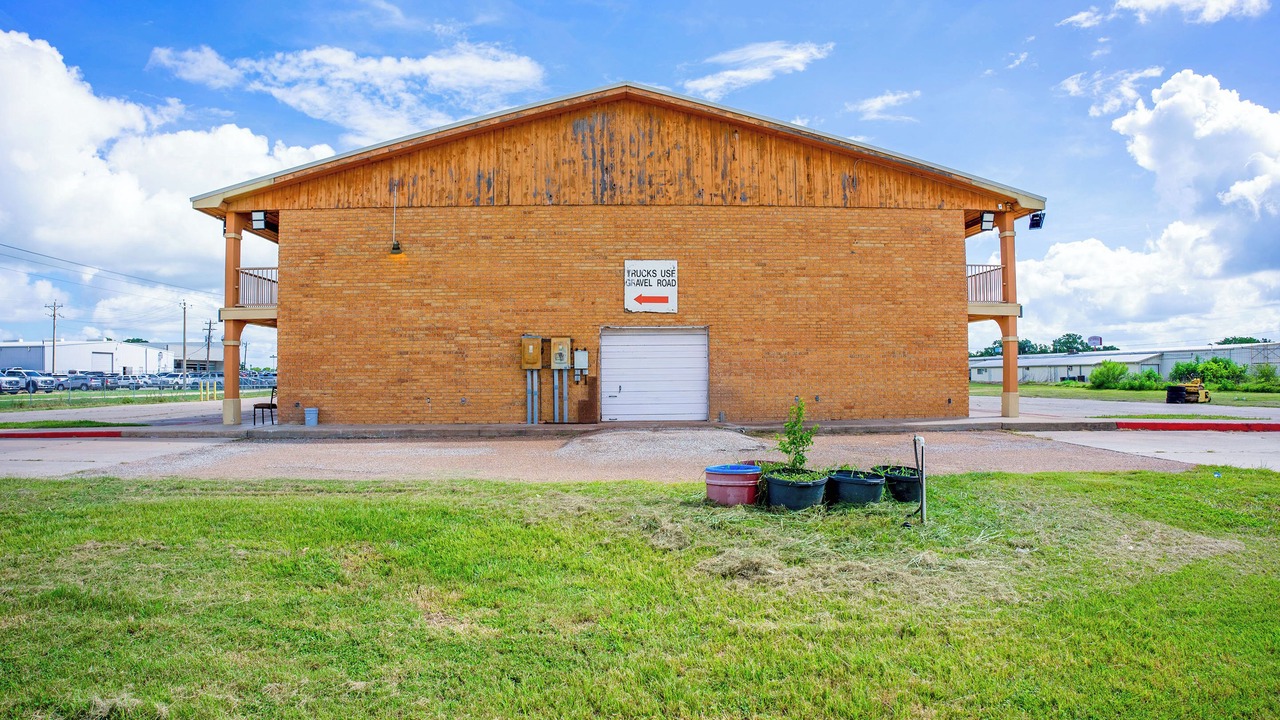 Photo of Outdoor in La Grange