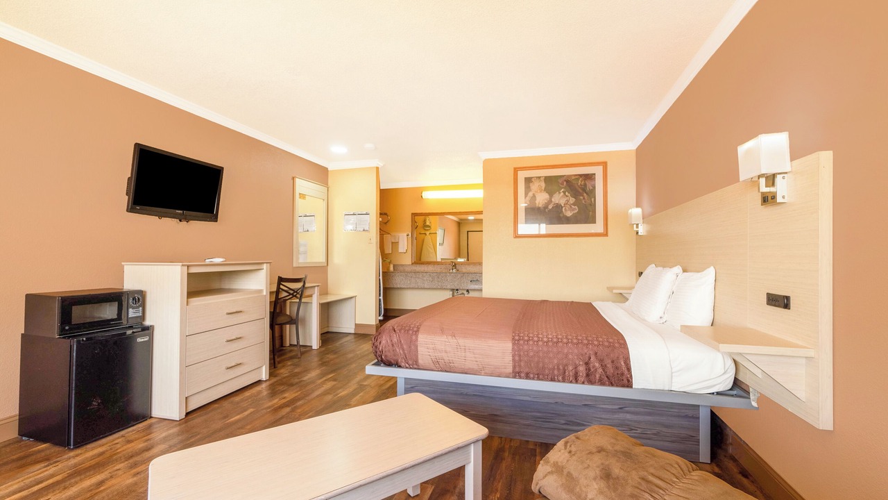 Photo of Bedroom in La Grange