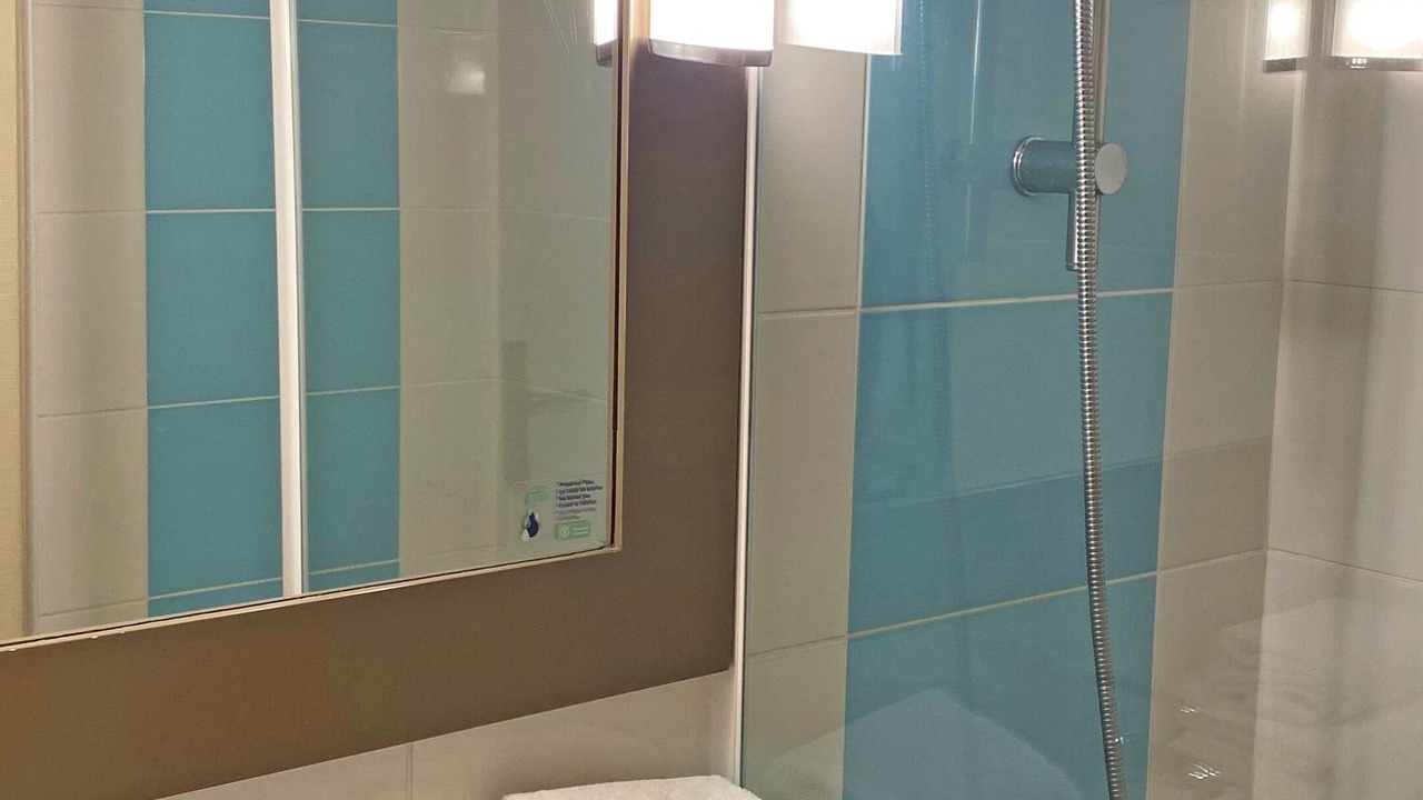 Photo of Bathroom in Saint-Servan