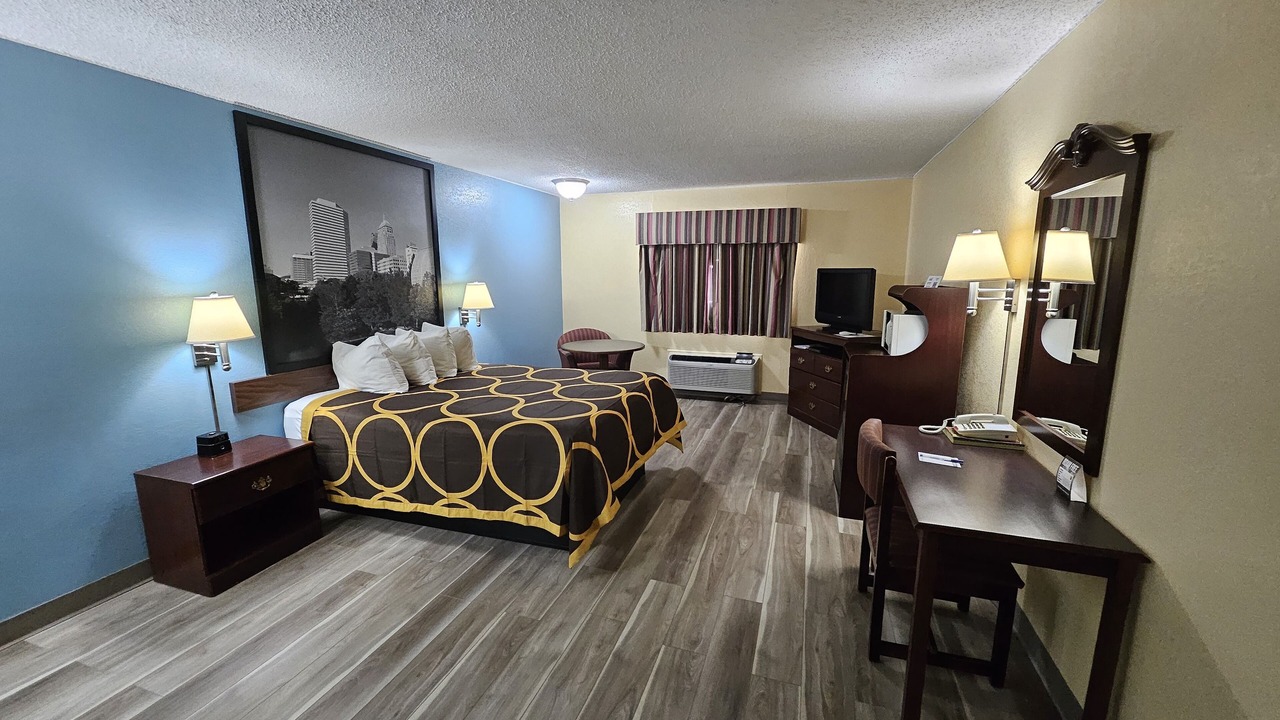 Photo of Bedroom in Clinton