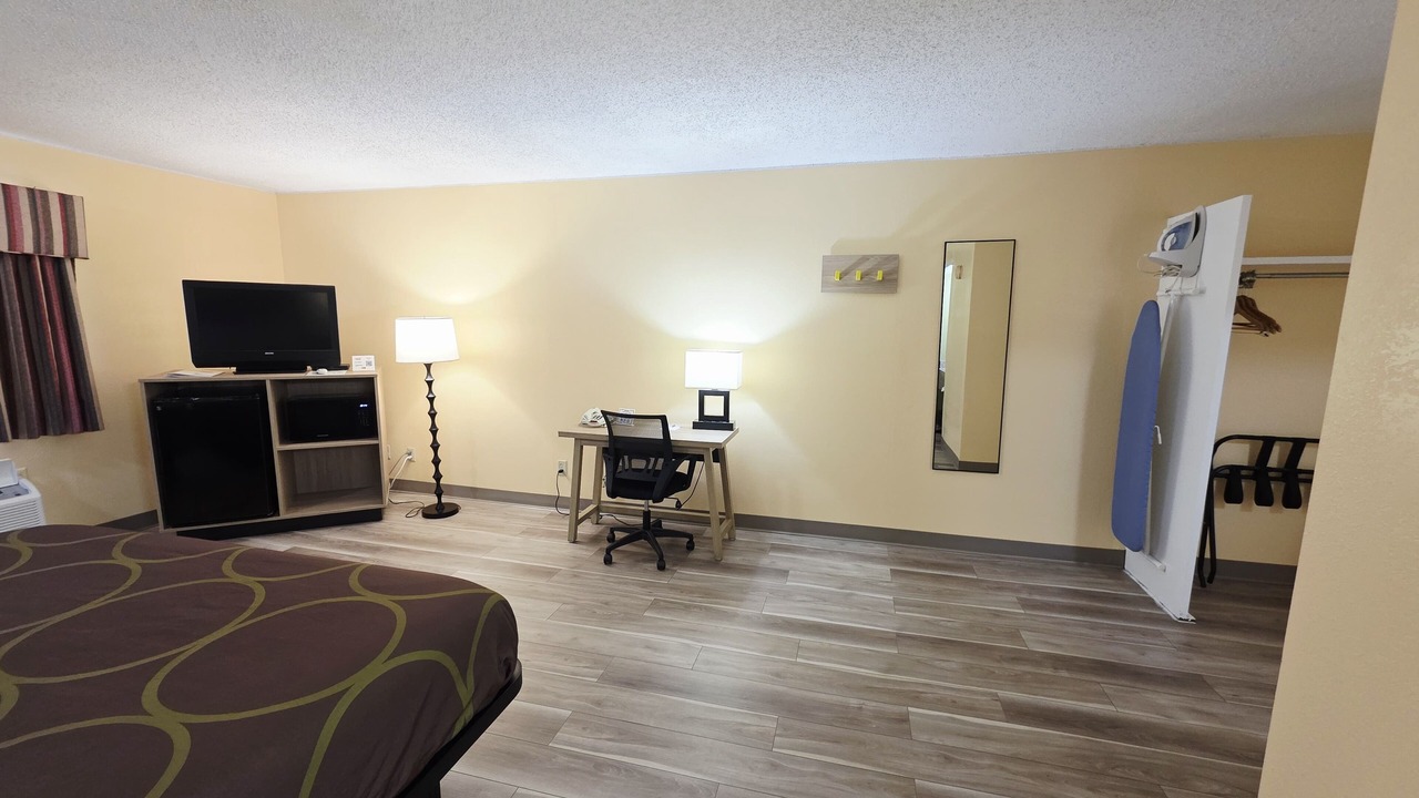 Photo of Bedroom in Clinton