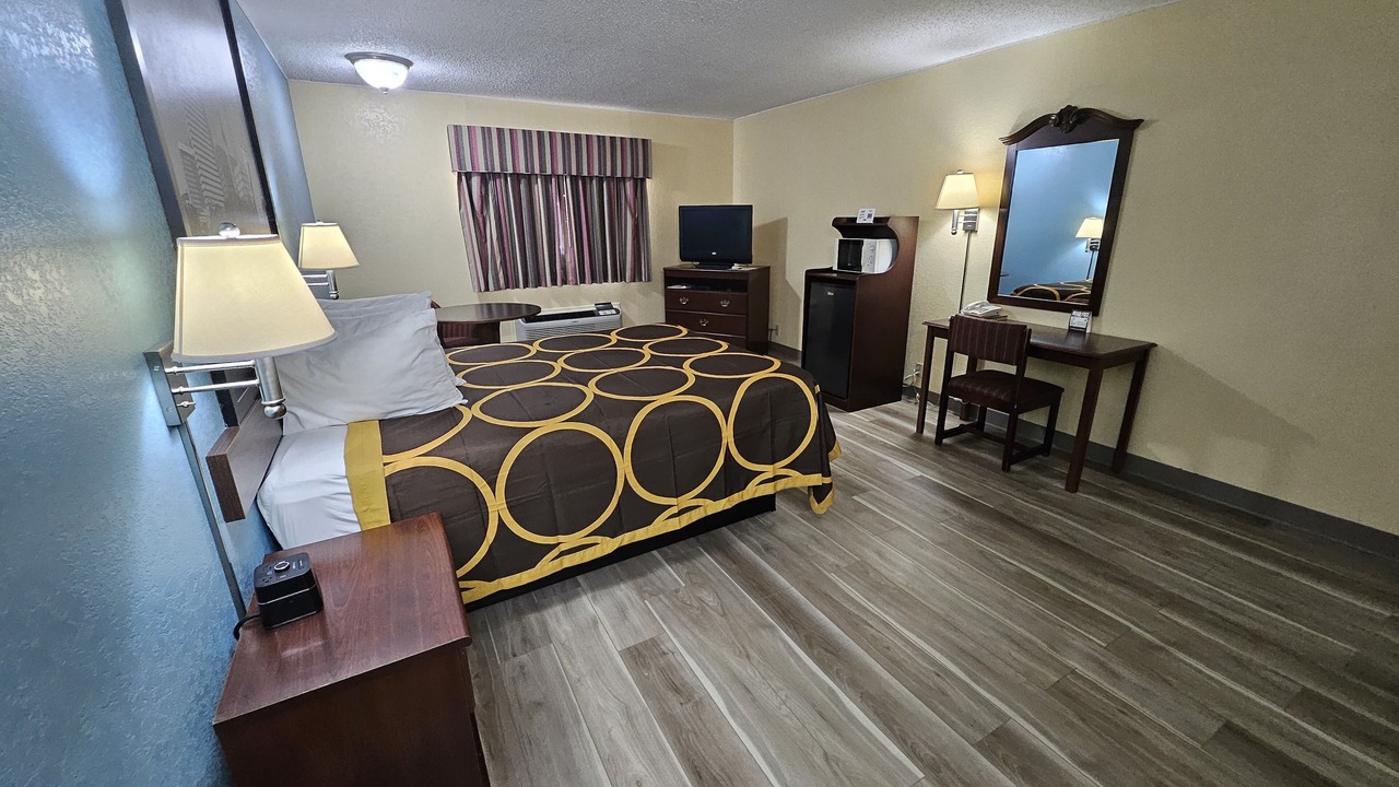 Photo of Bedroom in Clinton