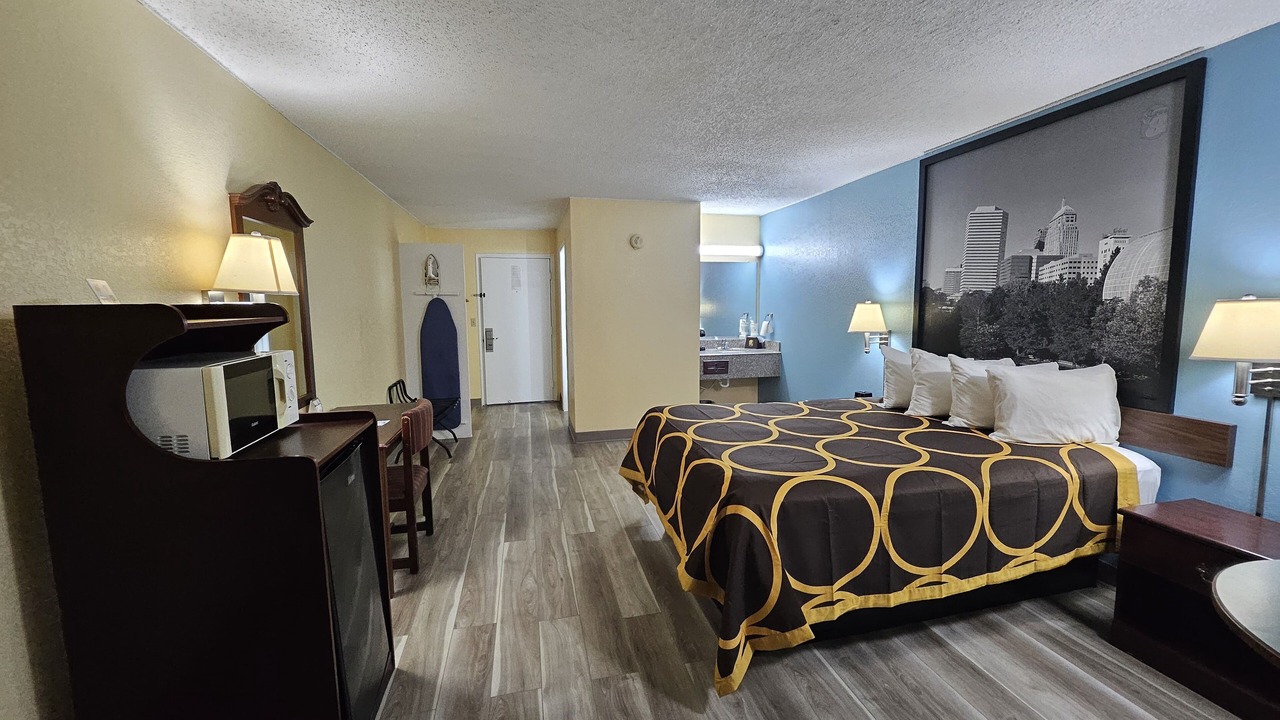 Photo of Bedroom in Clinton