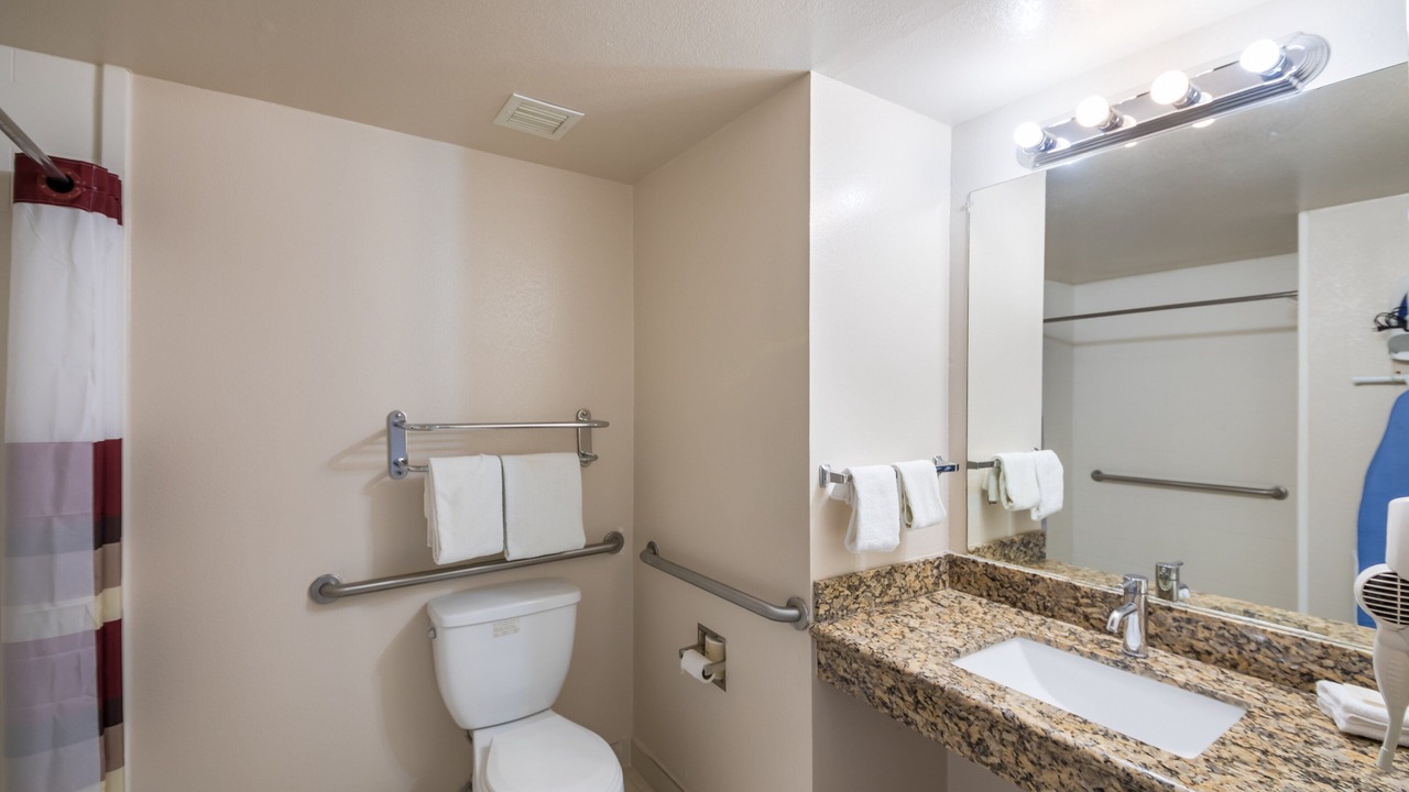 Photo of Bathroom in Manor
