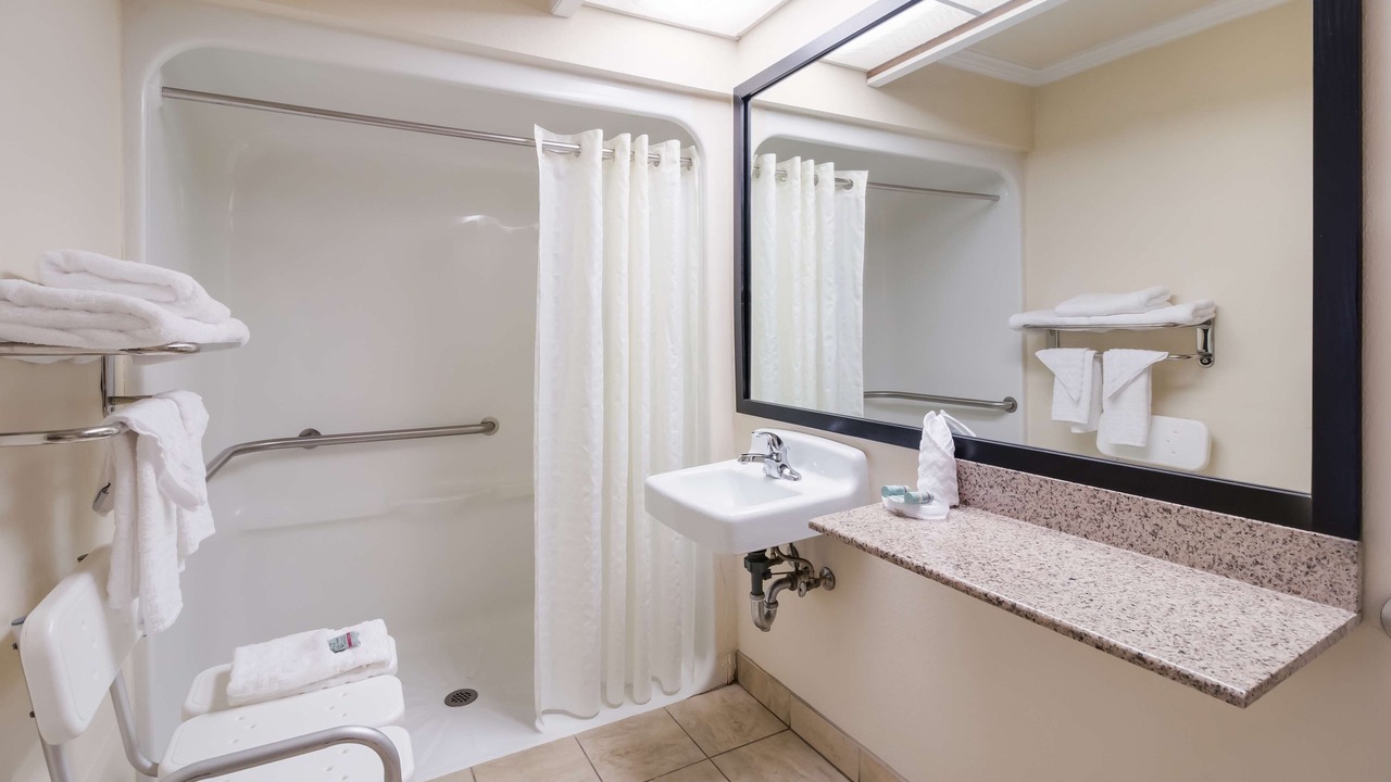 Photo of Bathroom in McKenzie