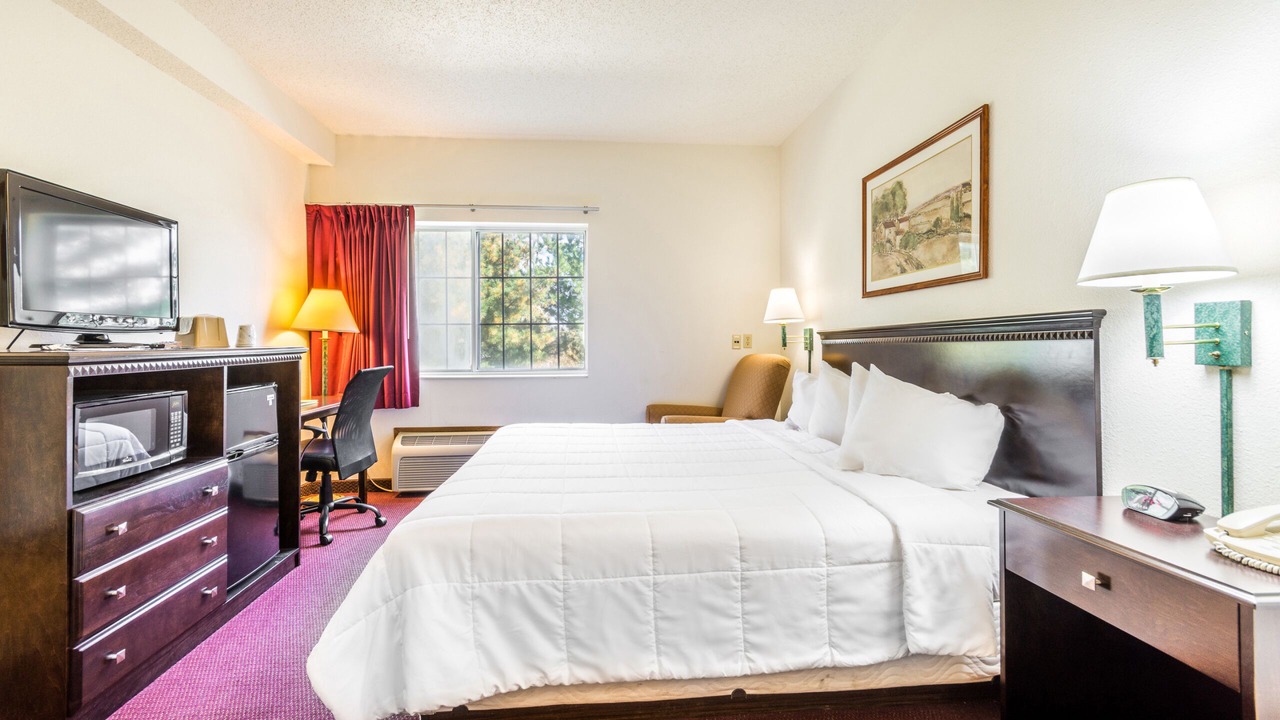 Photo of Bedroom in Wamego