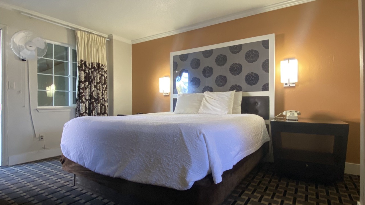 Photo of Bedroom in Lakeside Park