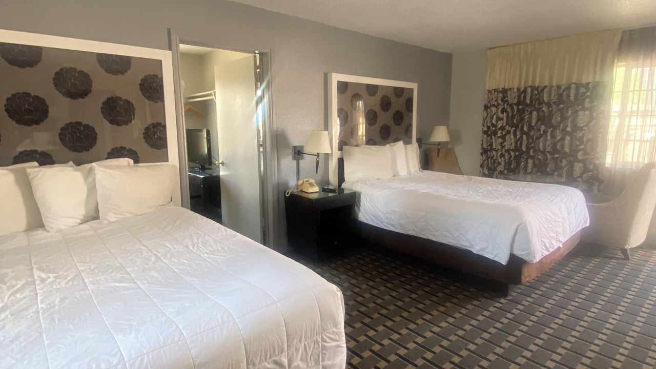 Photo of Bedroom in Lakeside Park