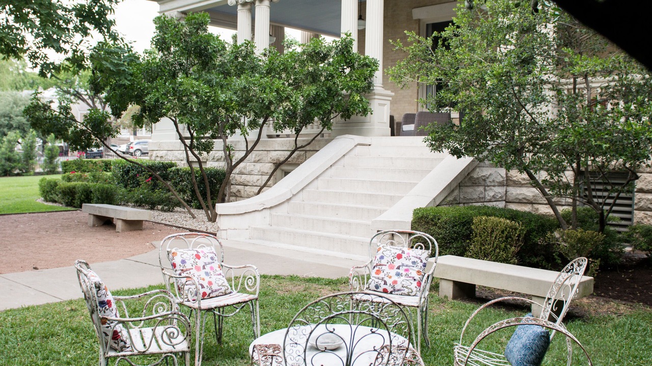 Photo of Patio Balcony in West Campus