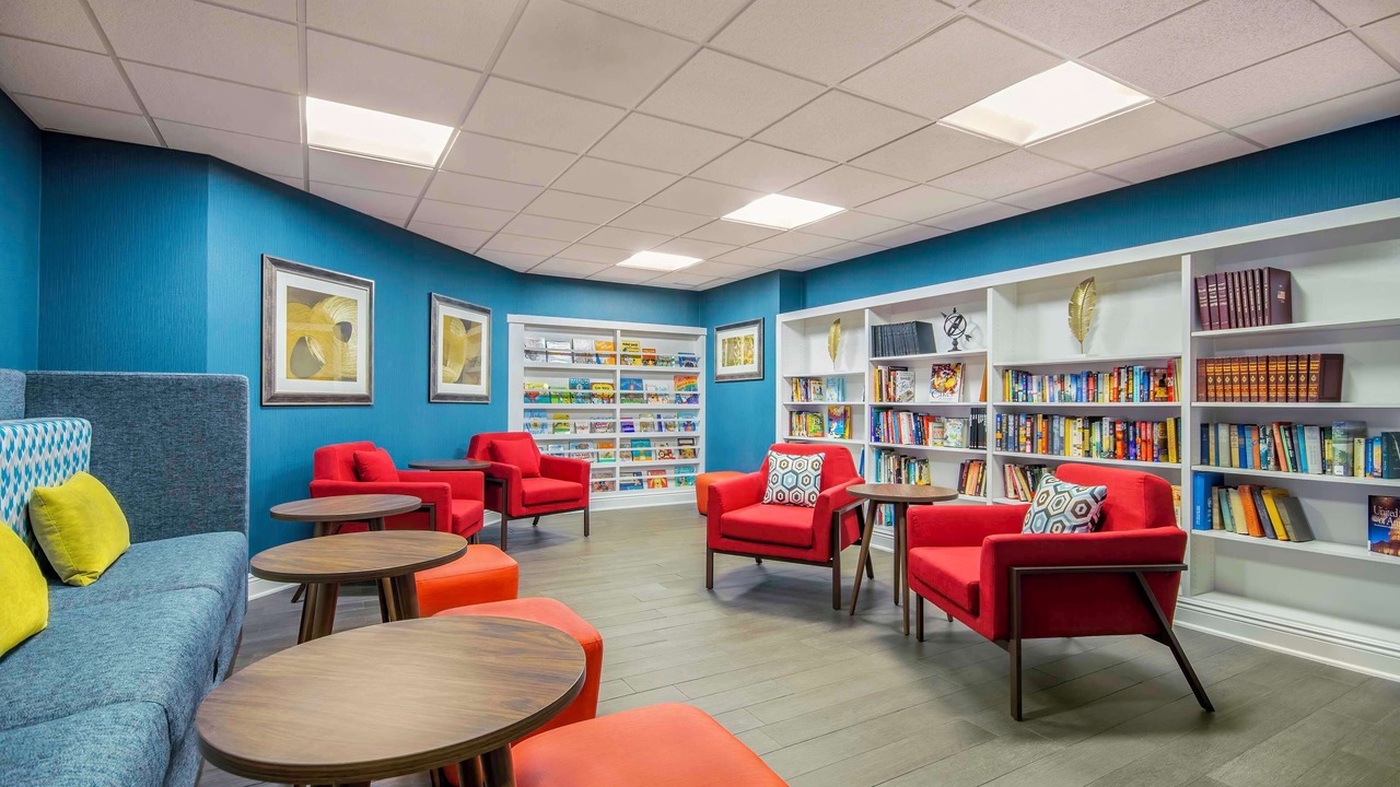 Photo of Others in East Aurora