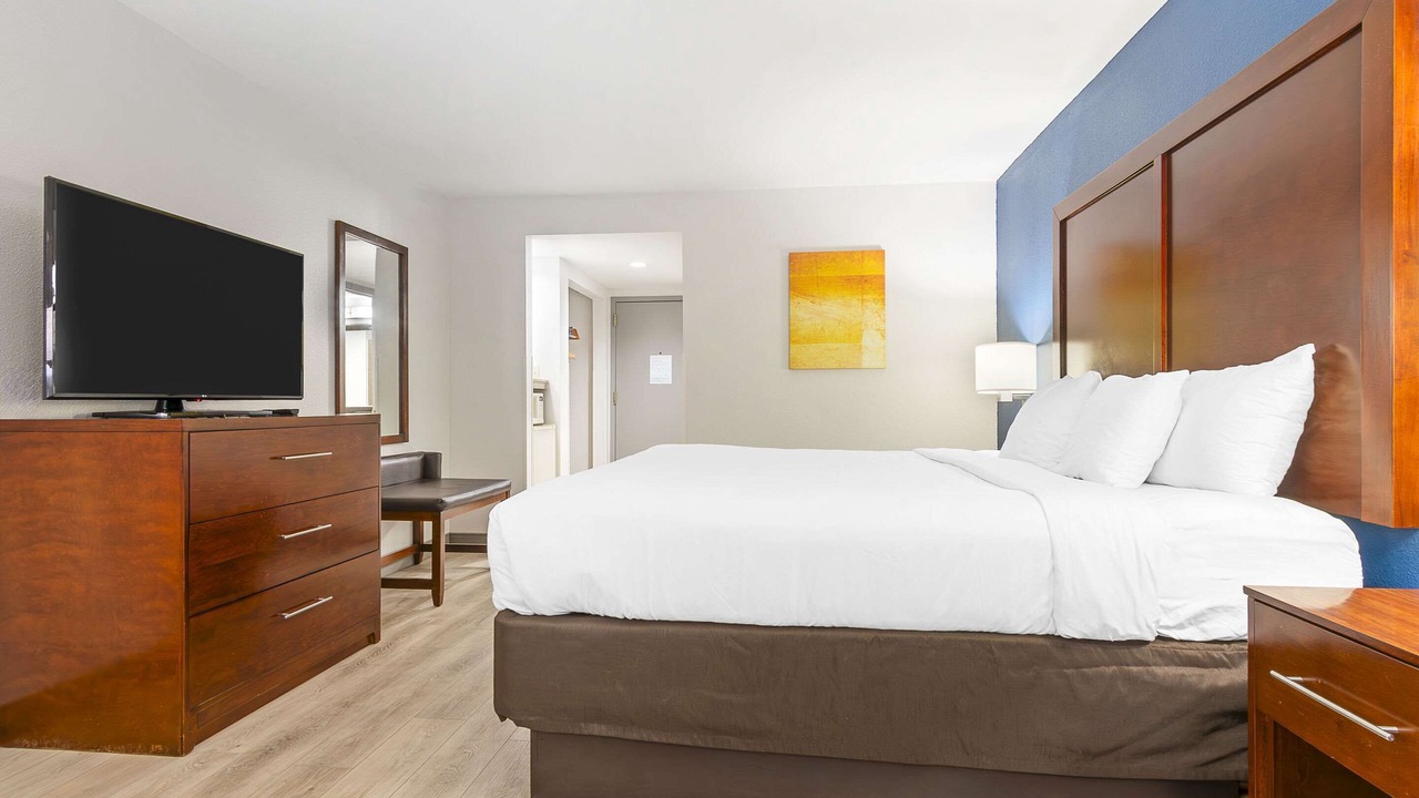 Photo of Bedroom in Pacific