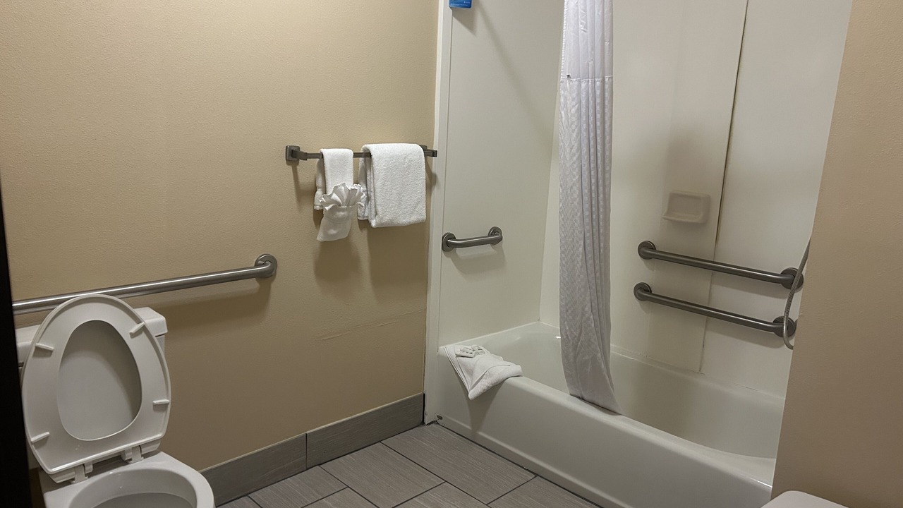 Photo of Bathroom in St. Robert