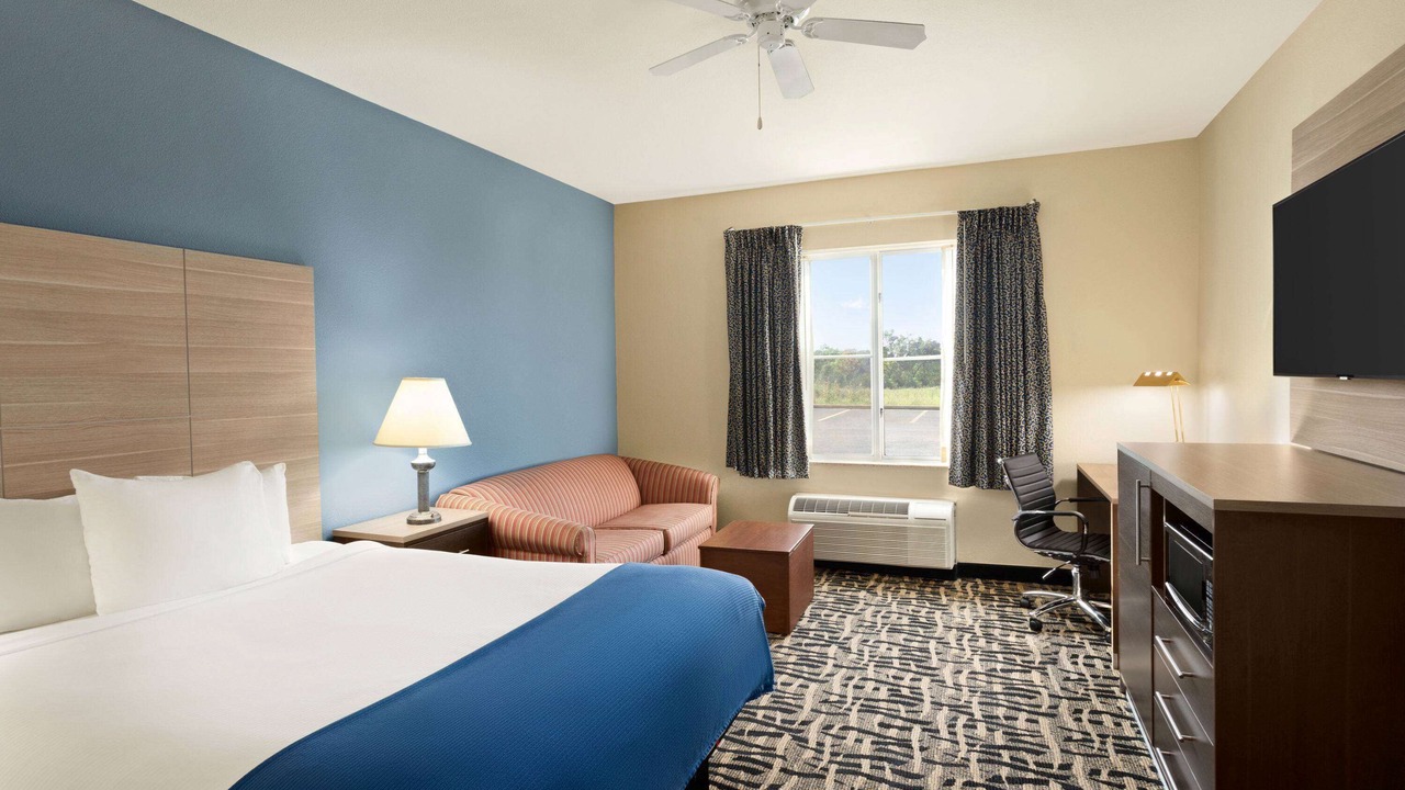 Photo of Bedroom in St. Robert