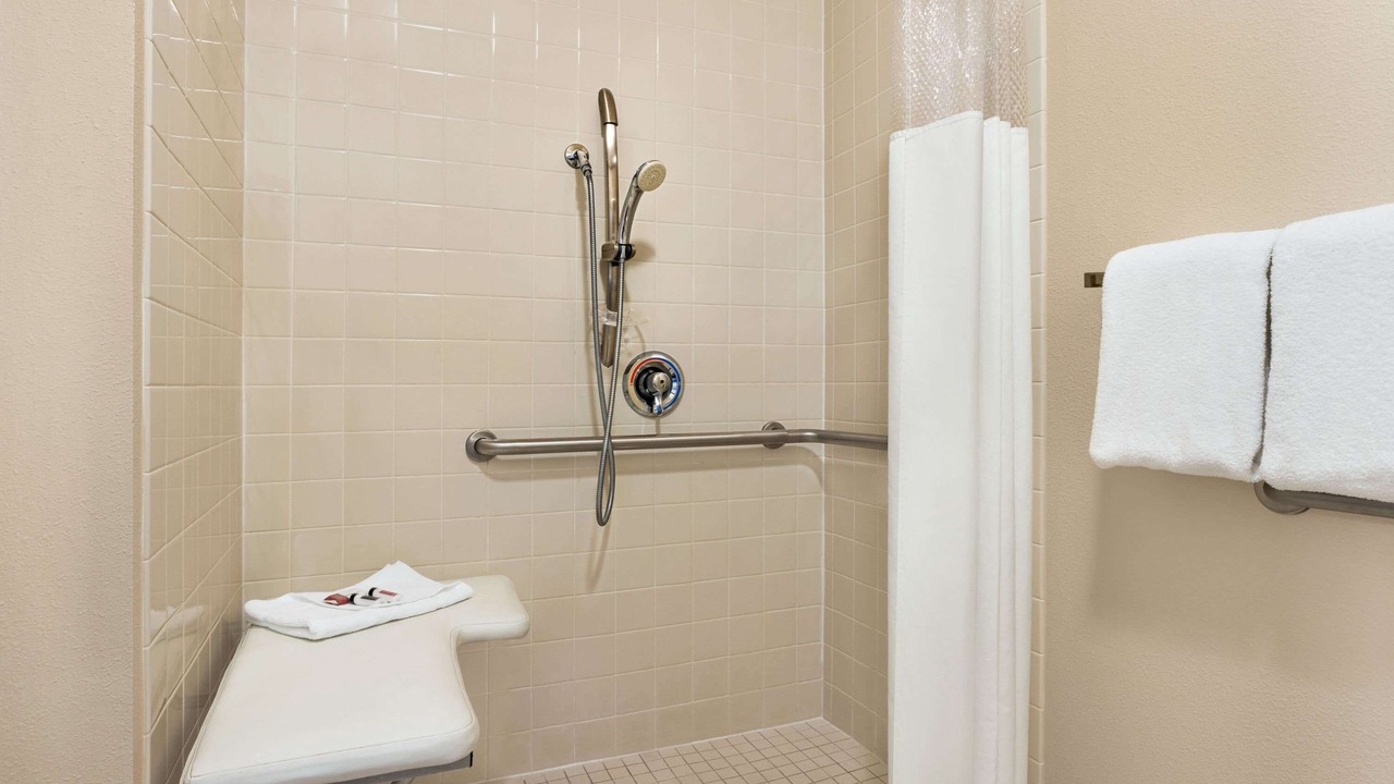 Photo of Bathroom in St. Robert