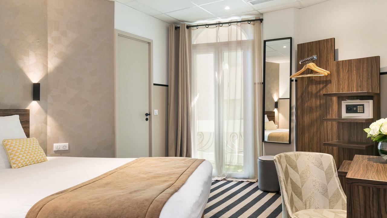 Photo of Bedroom in Les Baumettes